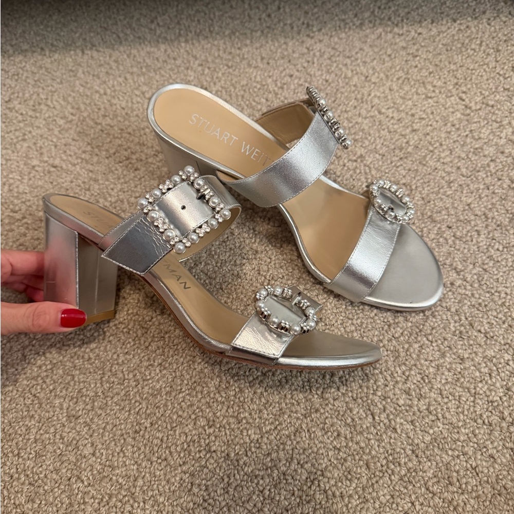 Stuart Weitzman silver size 8.5 geo pearl buckle slide sandals